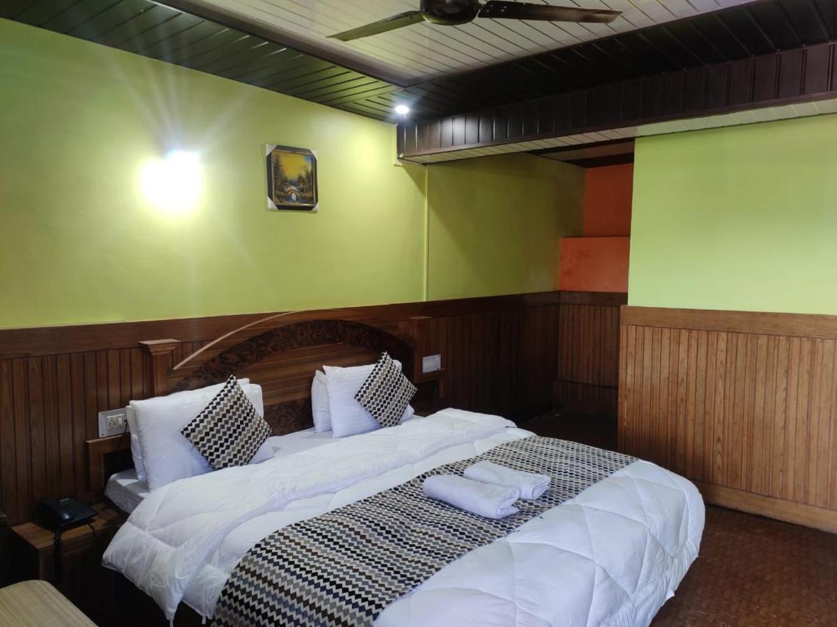 Hotel Deepraj, Kausani Dış mekan fotoğraf