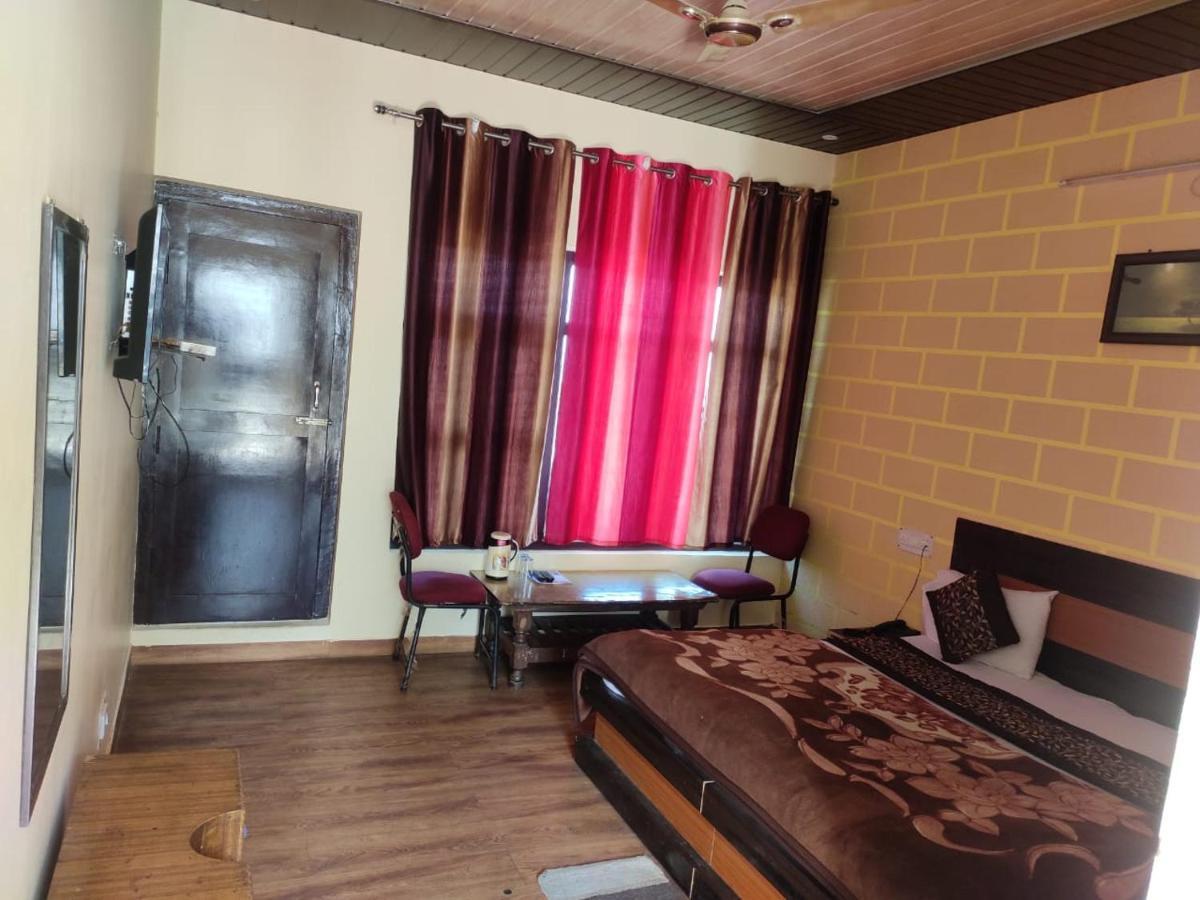 Hotel Deepraj, Kausani Dış mekan fotoğraf