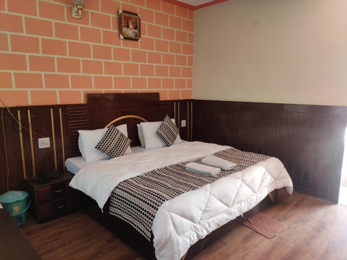 Hotel Deepraj, Kausani Dış mekan fotoğraf